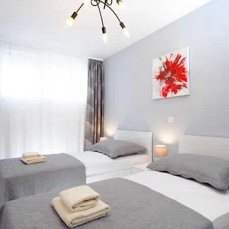 Apartment Place To *